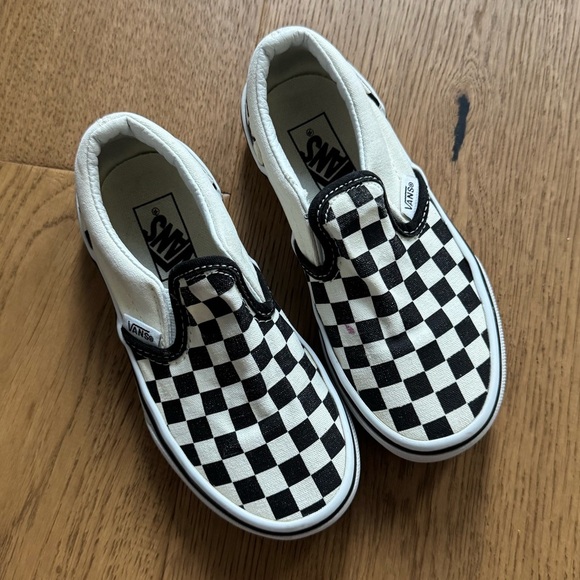 Vans Kids Classic Checkerboard Slip-On Shoe - Size 12 - Black & White - EUC - Picture 3 of 8
